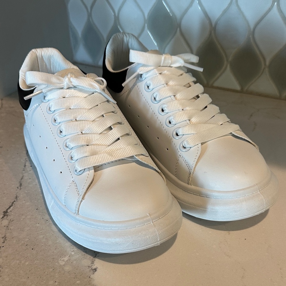 Classic White Sneakers unisex.   New.